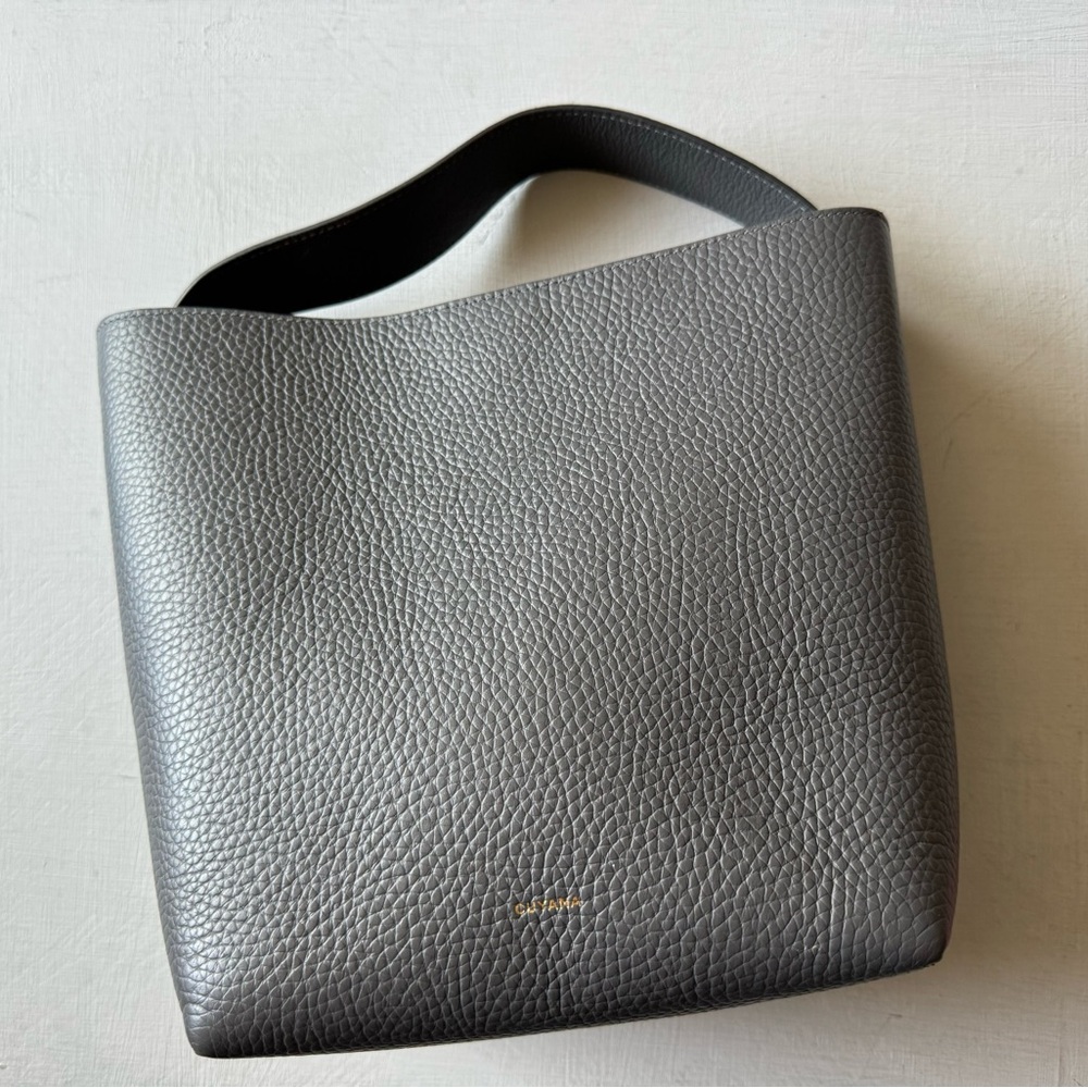 Cuyana Linea Bucket Bag in Charcoal Pebbled Leather - Picture 3 of 13